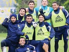 Fenerbahçede 4 cezalı bir sakat