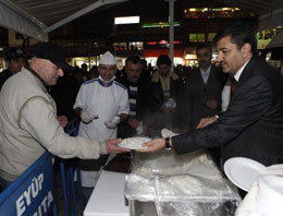 Mevlid Kandili Eyüp Sultan'da kutlandı