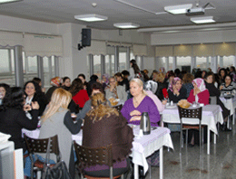 Başkan Erol kadın personele kahvaltı verdi