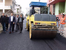 Mersin caddelerinde asfalt atağı